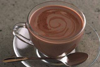 Пожилые люди могут улучшить память ежедневной чашкой какао