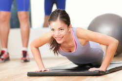 Упражнения уменьшают боли в суставах при лечении рака молочной железы