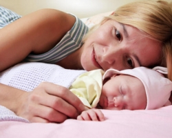 Роды в домашних условиях в четыре раза увеличивают риск смерти новорожденного