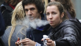 Австрийцы назвали причины курения среди женщин и мужчин