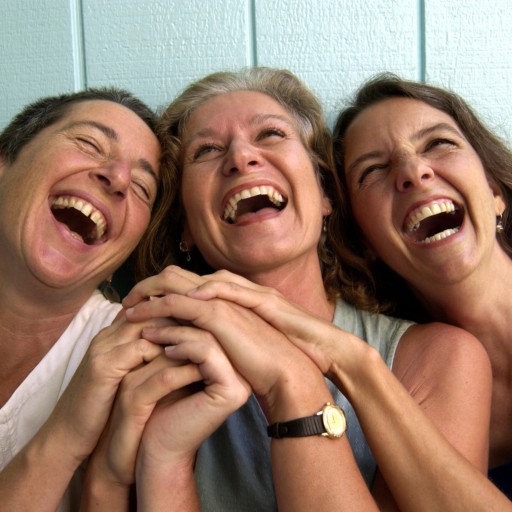 Смех увеличивает активность мозга и улучшает память