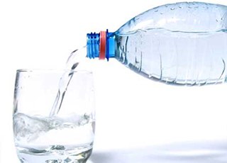 Полезна ли бутилированная вода? Полезна ли бутилированная вода?
