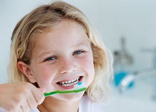 Волшебные детские зубные щётки и пасты R.O.C.S.