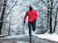 Бег зимой: Как оставаться здоровым при беге трусцой в холодную погоду